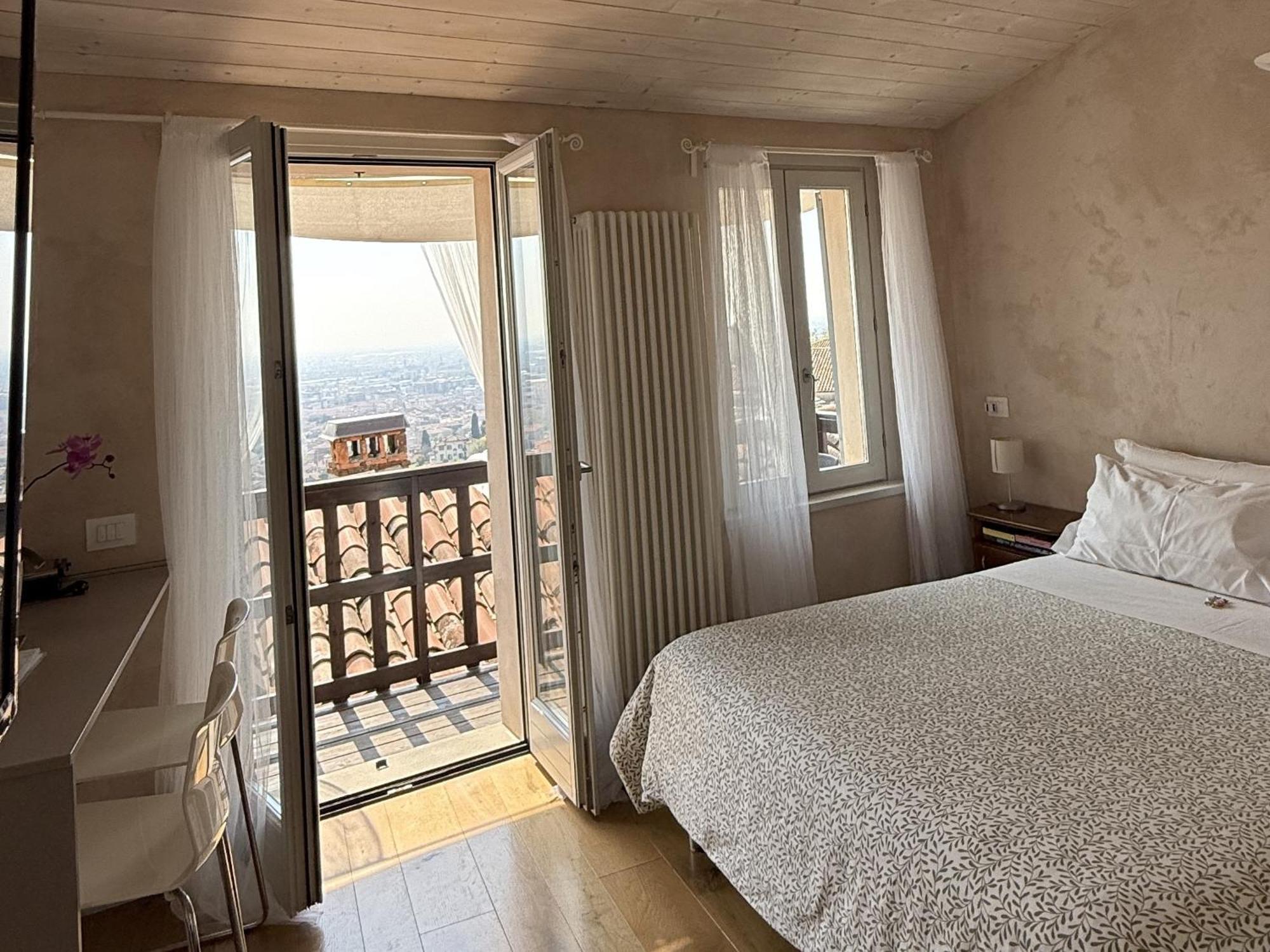 Livinn Bergamo La Mansardina1 E La Mansardina2 Buitenkant foto