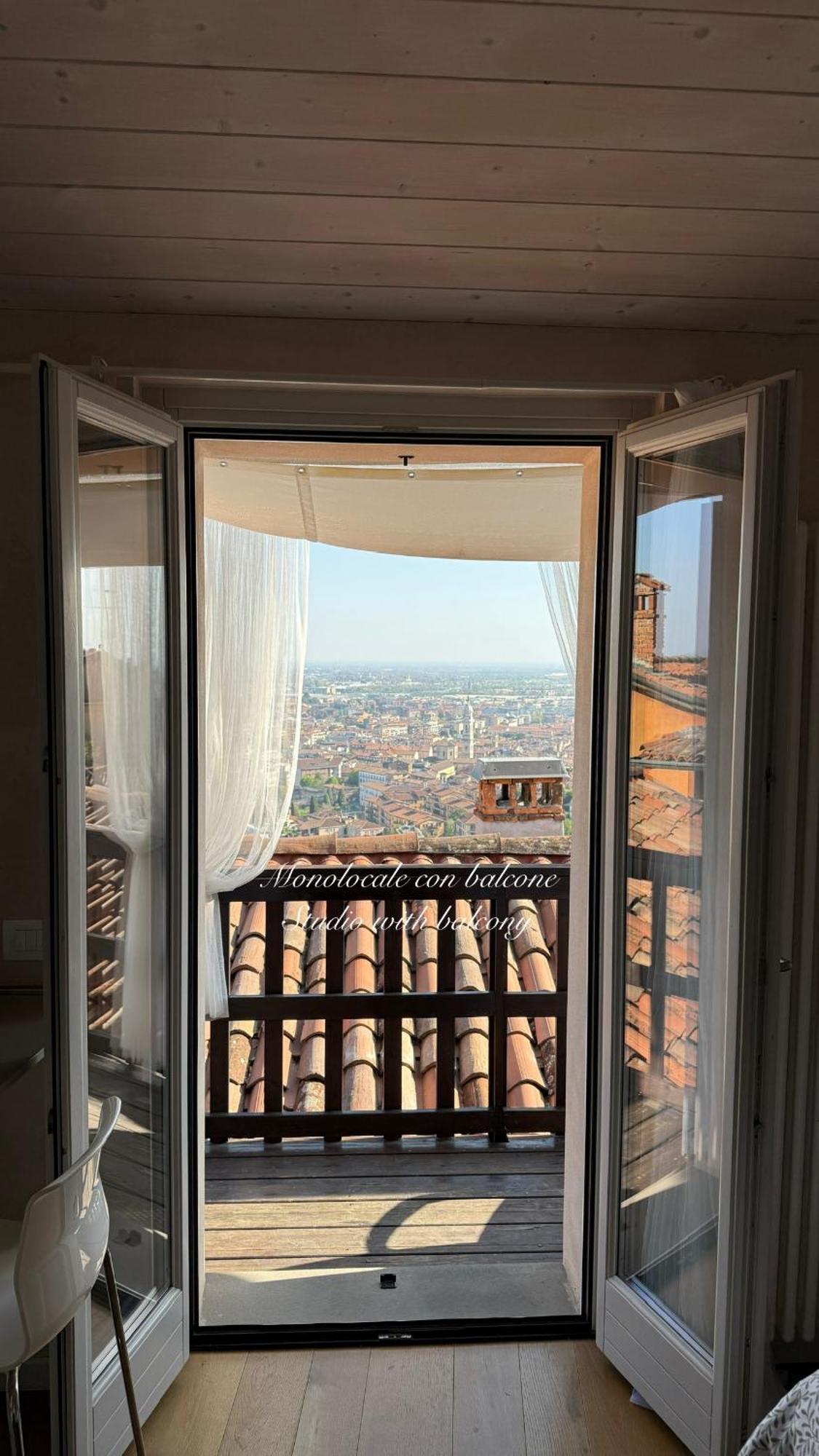 Livinn Bergamo La Mansardina1 E La Mansardina2 Buitenkant foto